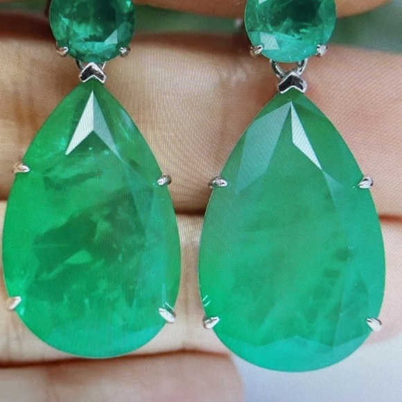 18 X 28 mm. - 8 mm. FOREST GREEN DOBLET EMERALD DROP EARRINGS 925 SILVER - Picture 5 of 12